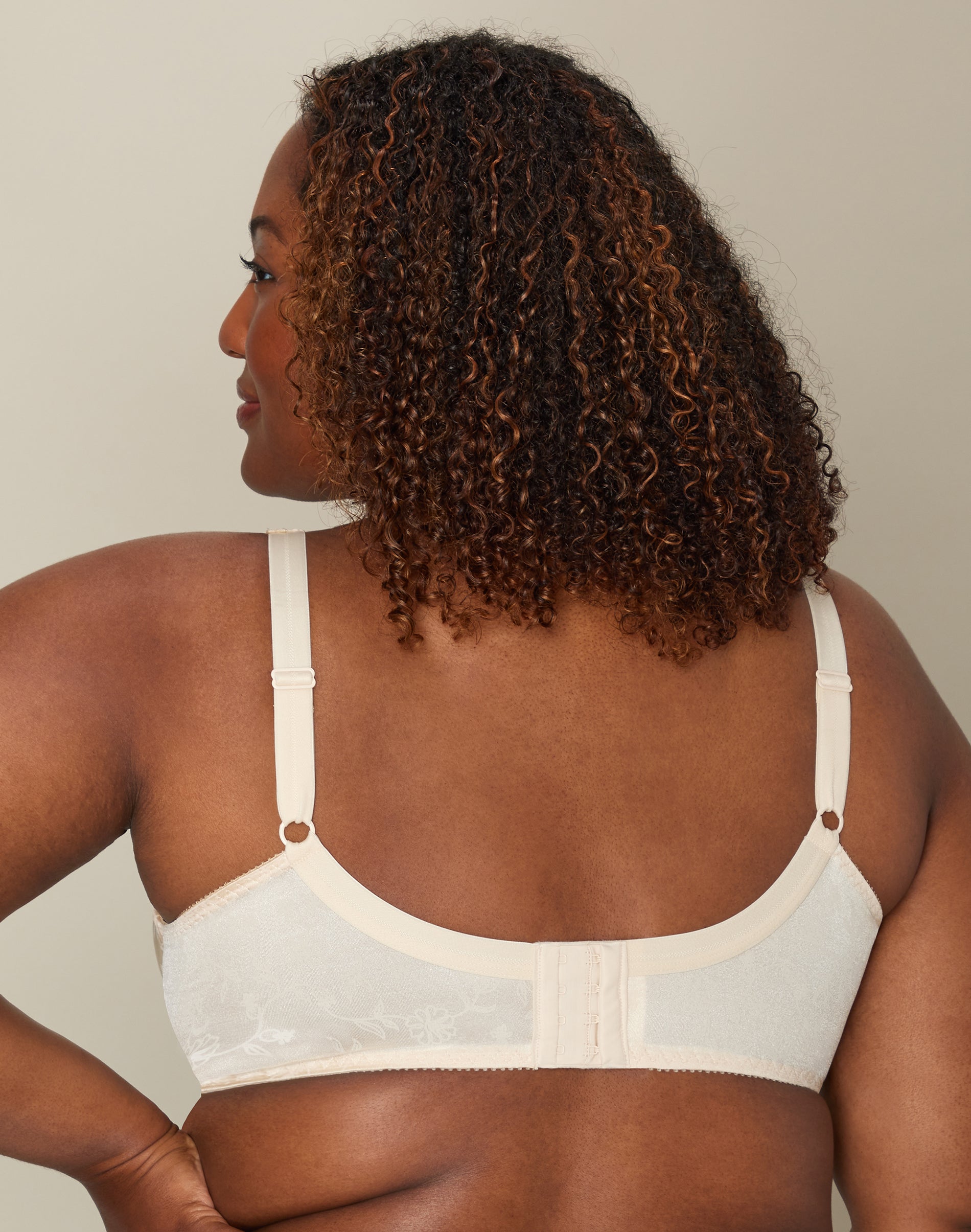 Playtex Secrets Lifts & Supports Underwire Bra